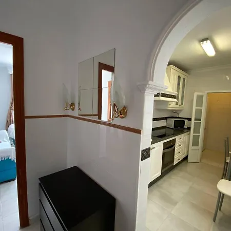 Apto. Barragan, Playa De La Cachucha. Wifi, A/c Apartment *